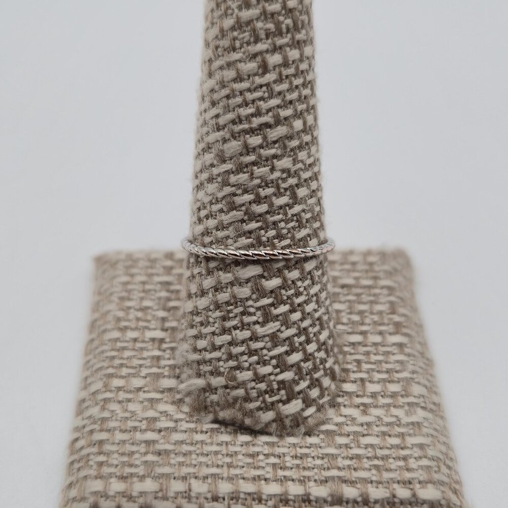 Size 9 Silver Plated Over Copper Simple Woven Band Ring A4265